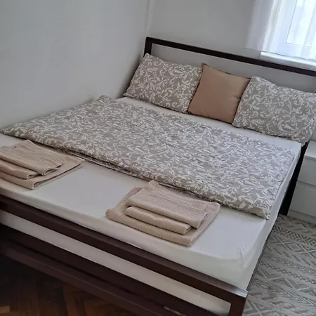 Ferienwohnung Stan Na Dan Sisters Belgrad Exterior foto