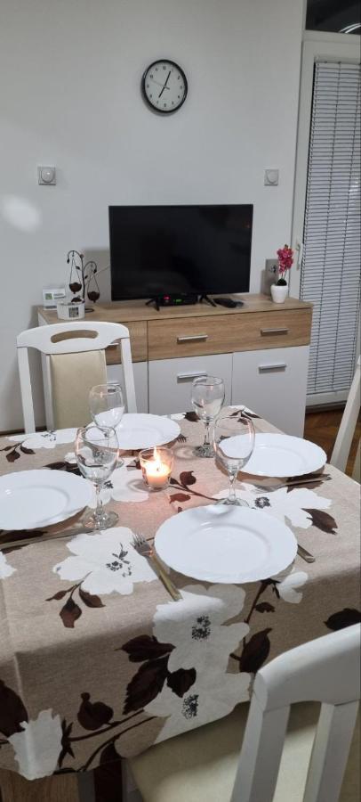 Stan Na Dan Sisters Apartment